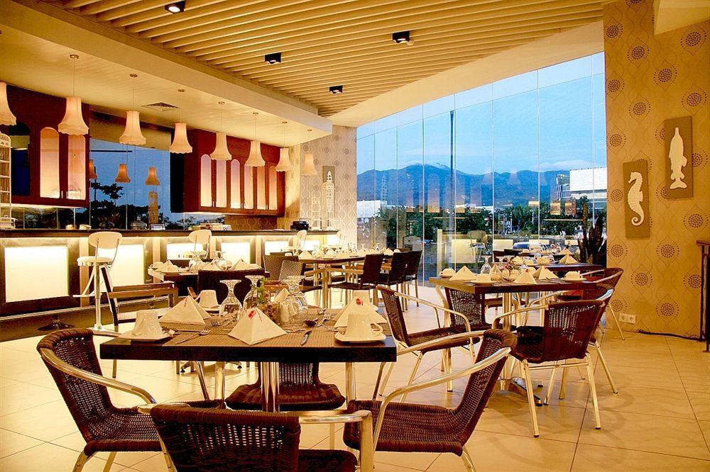 Lion Hotel & Plaza Manado Exterior photo