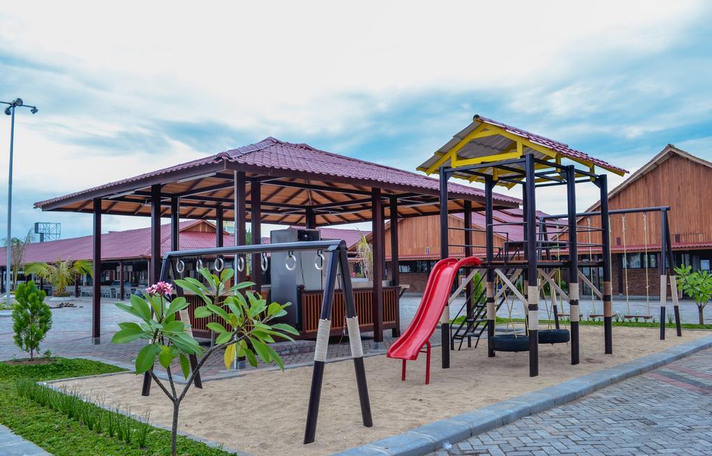 Lion Hotel & Plaza Manado Exterior photo